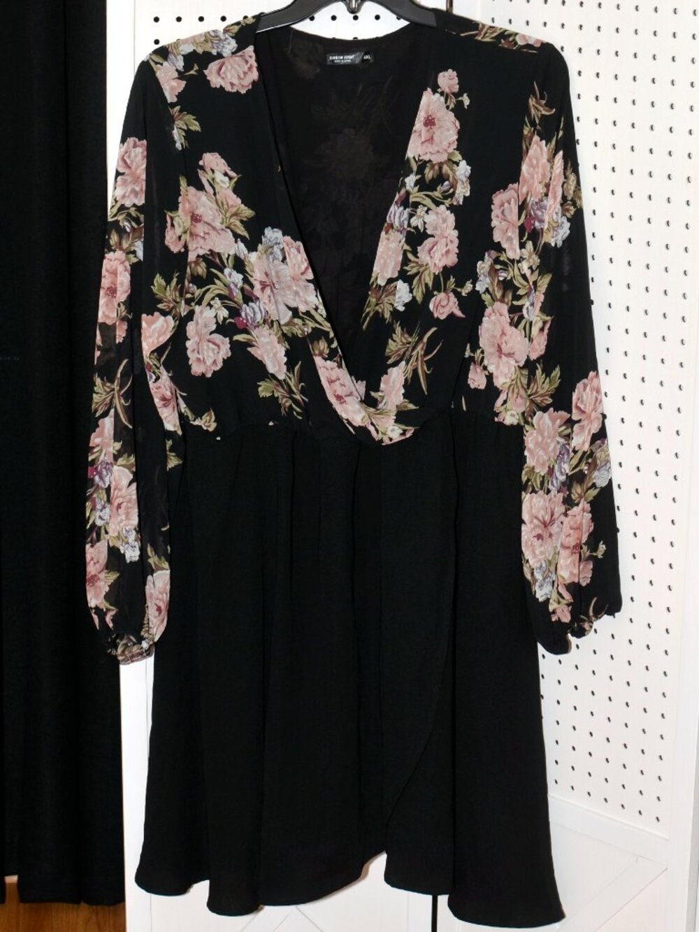 Plus Size 4XL Shein Curve Black & Floral Surplice Faux Wrap Mini Dress